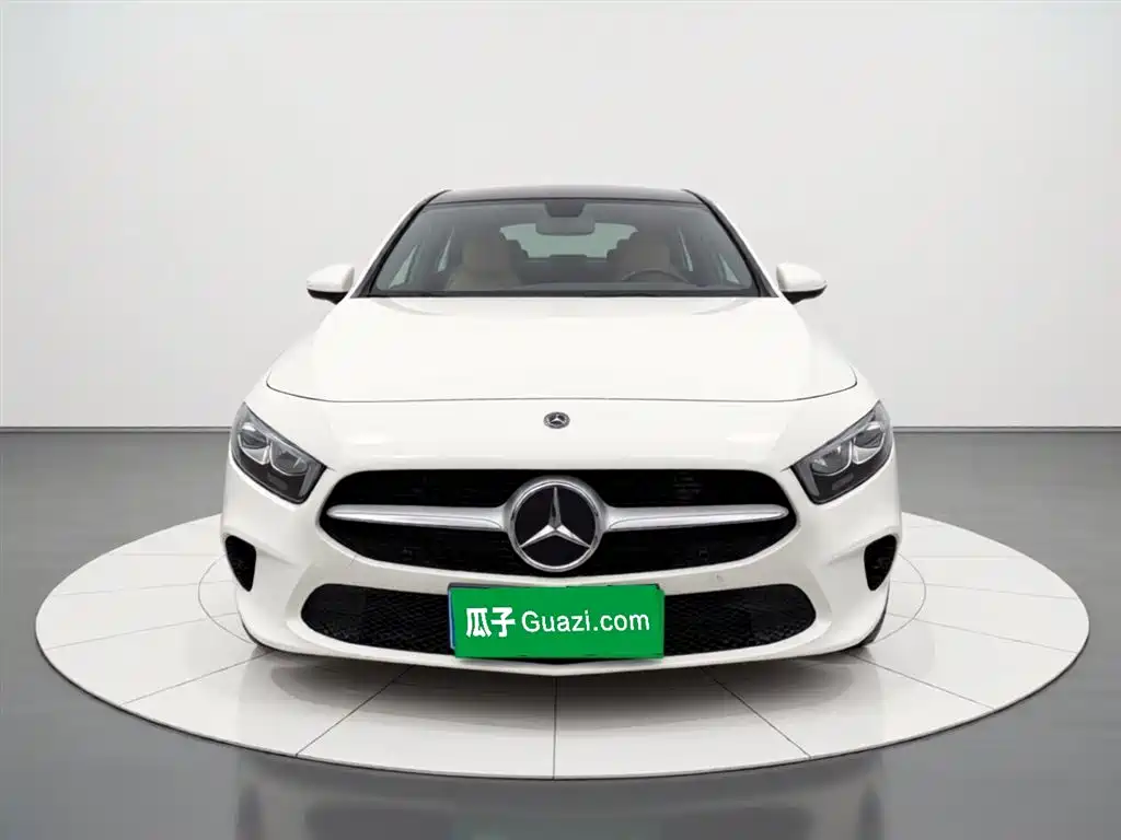 Mercedes-Benz A-Class (Import) 2019 A 200 Dynamic Version фото 5