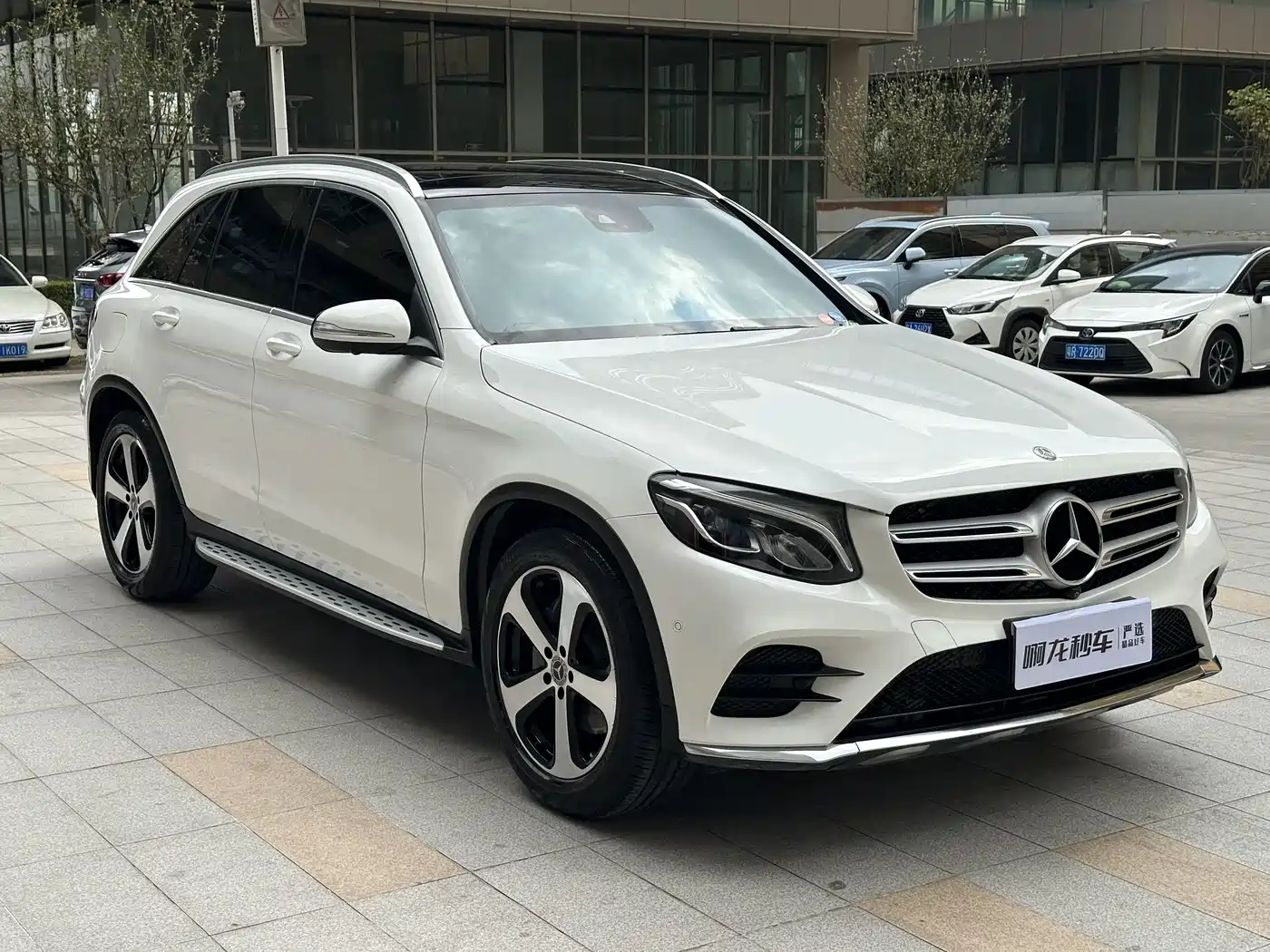Mercedes-Benz GLC 2018 Facelift GLC 260 4MATIC Luxury фото 6