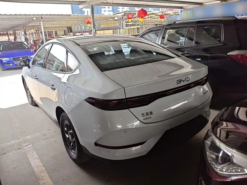 BYD Qin PLUS 2026 DM-i Smart Edition 128KM Progressive фото 5
