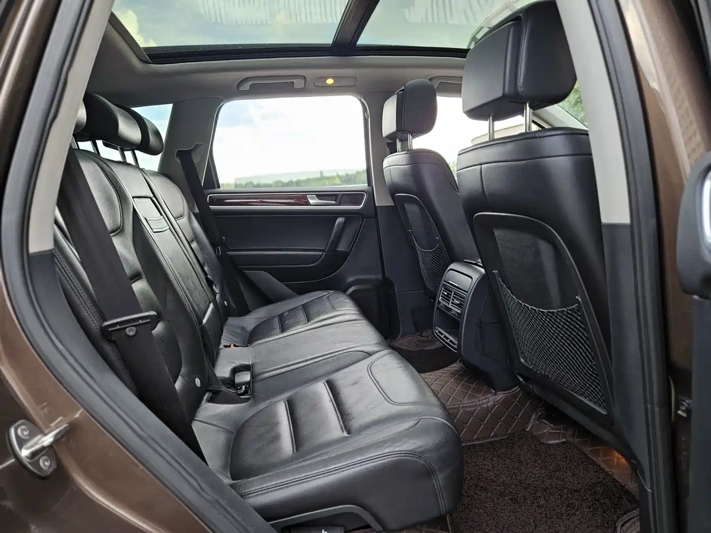Volkswagen Touareg 2012 2011 3.0TSI Standard