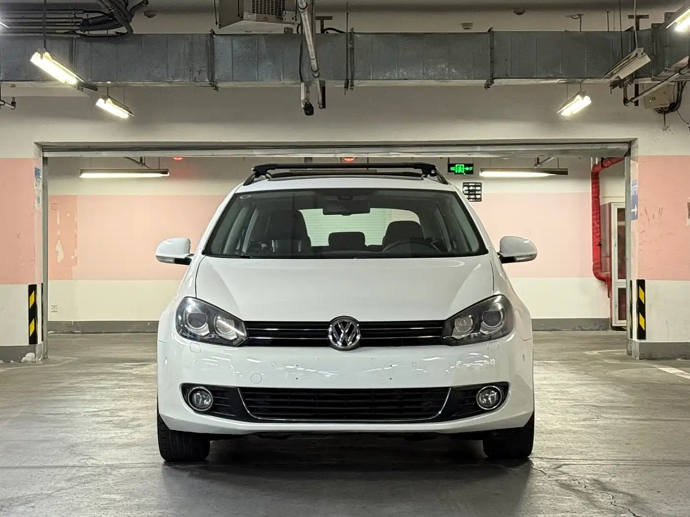 Volkswagen Golf (Import) 2011 Model 1.4TSI Luxury Touring фото 2