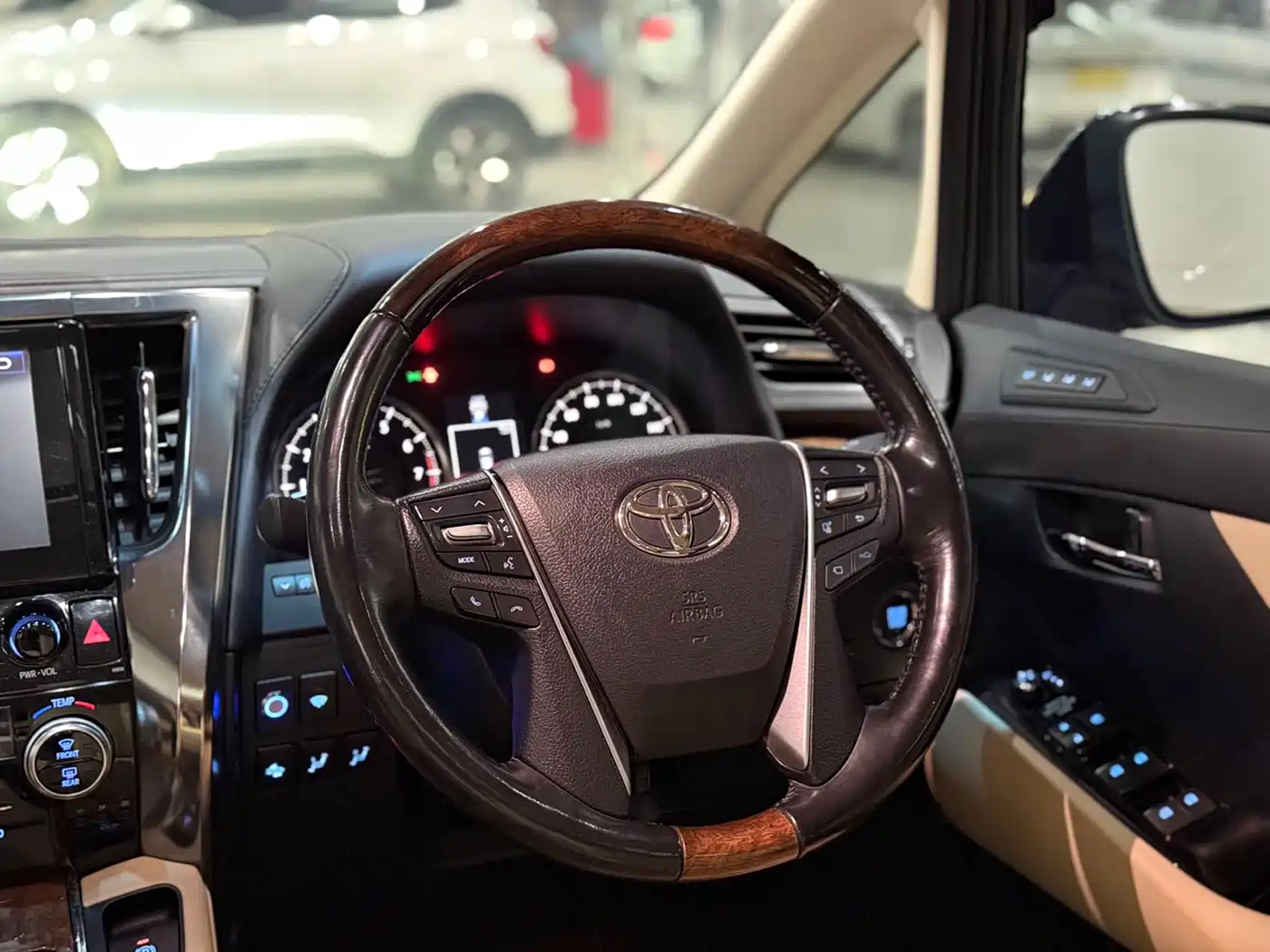 Toyota Alphard 2015 3.5L Premium Edition фото 15