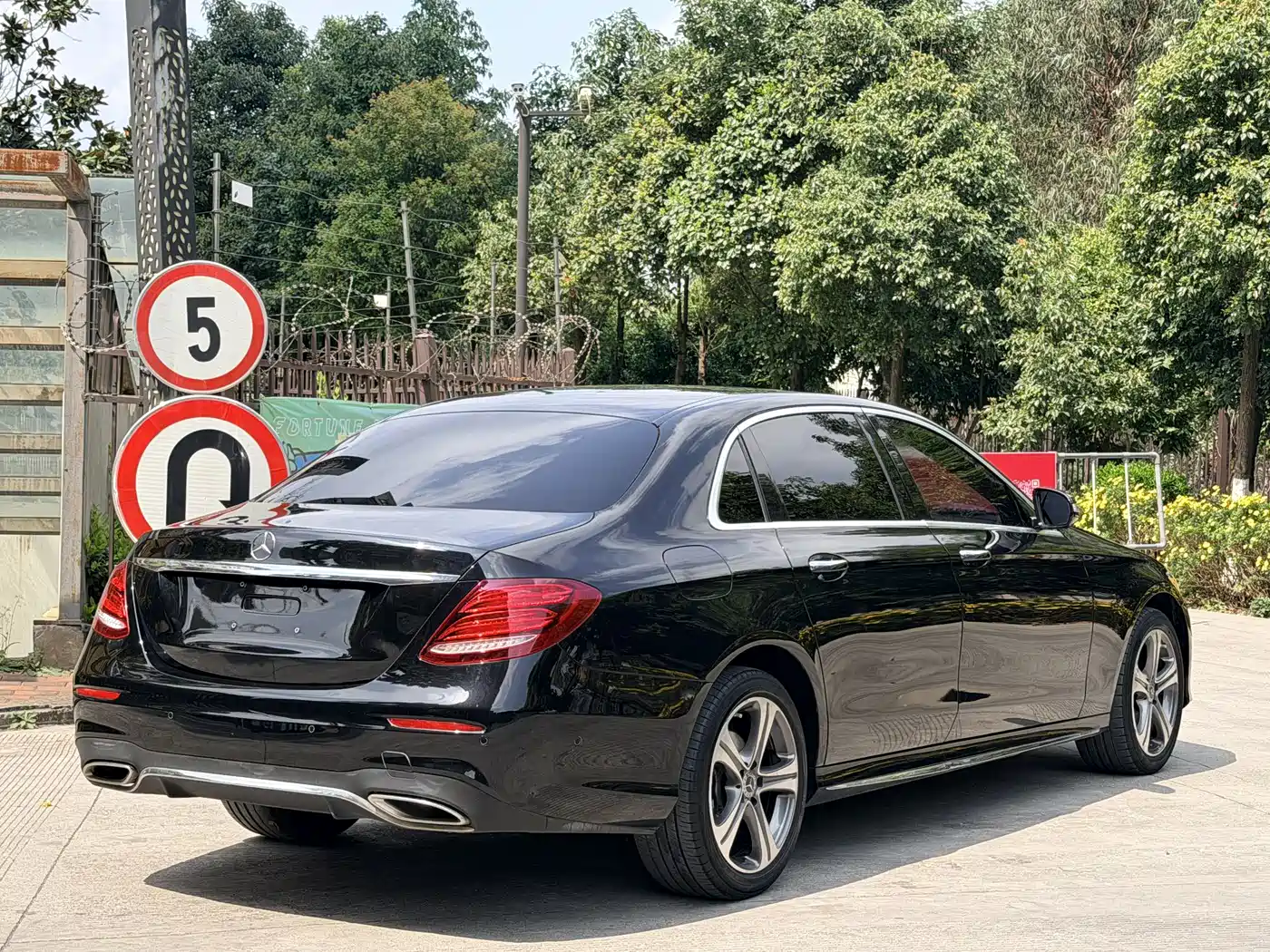 Mercedes-Benz E-Class 2019 E 200 L фото 9