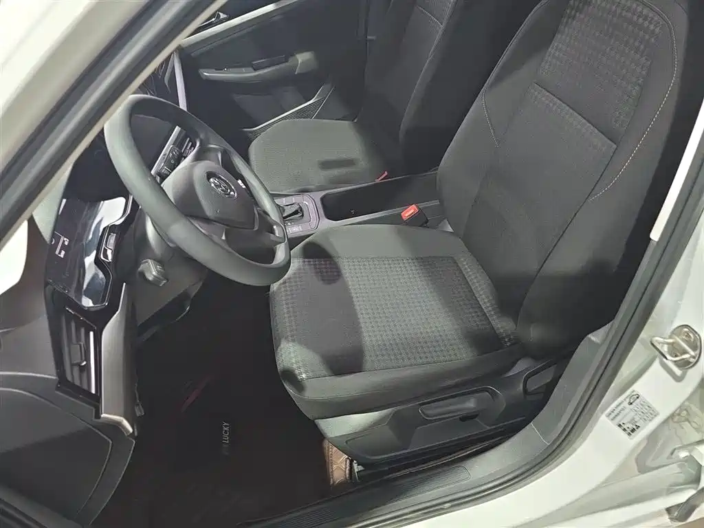 Volkswagen Bora 2019 1.5L Auto Fashion Model фото 15