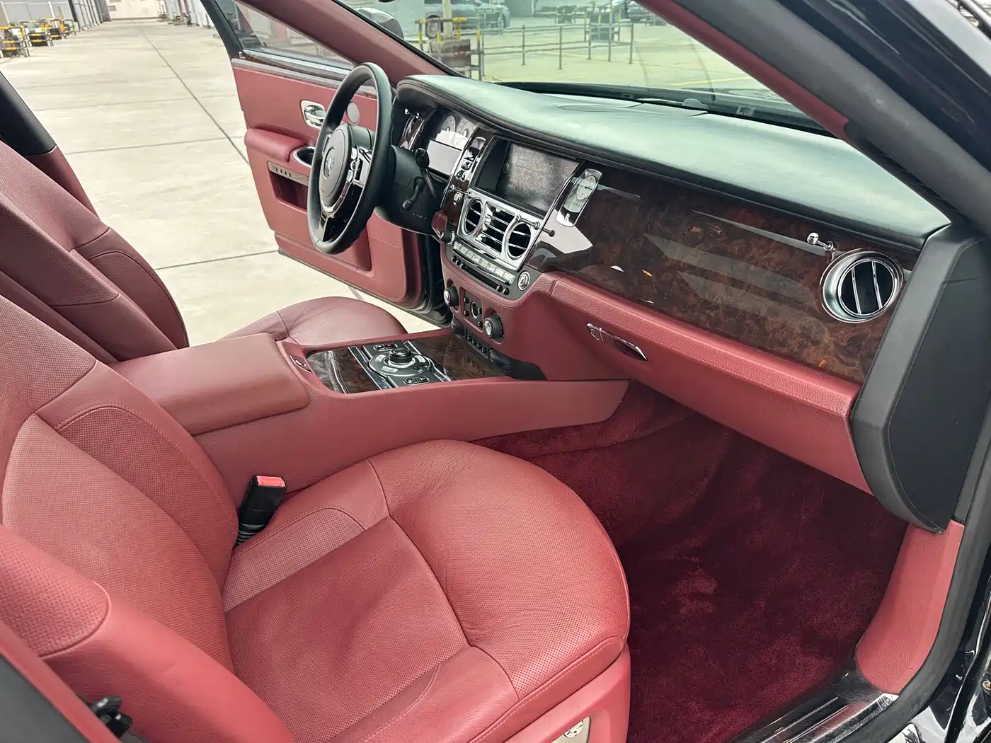 Rolls-Royce Ghost 2010 Model 6.6T Standard фото 6