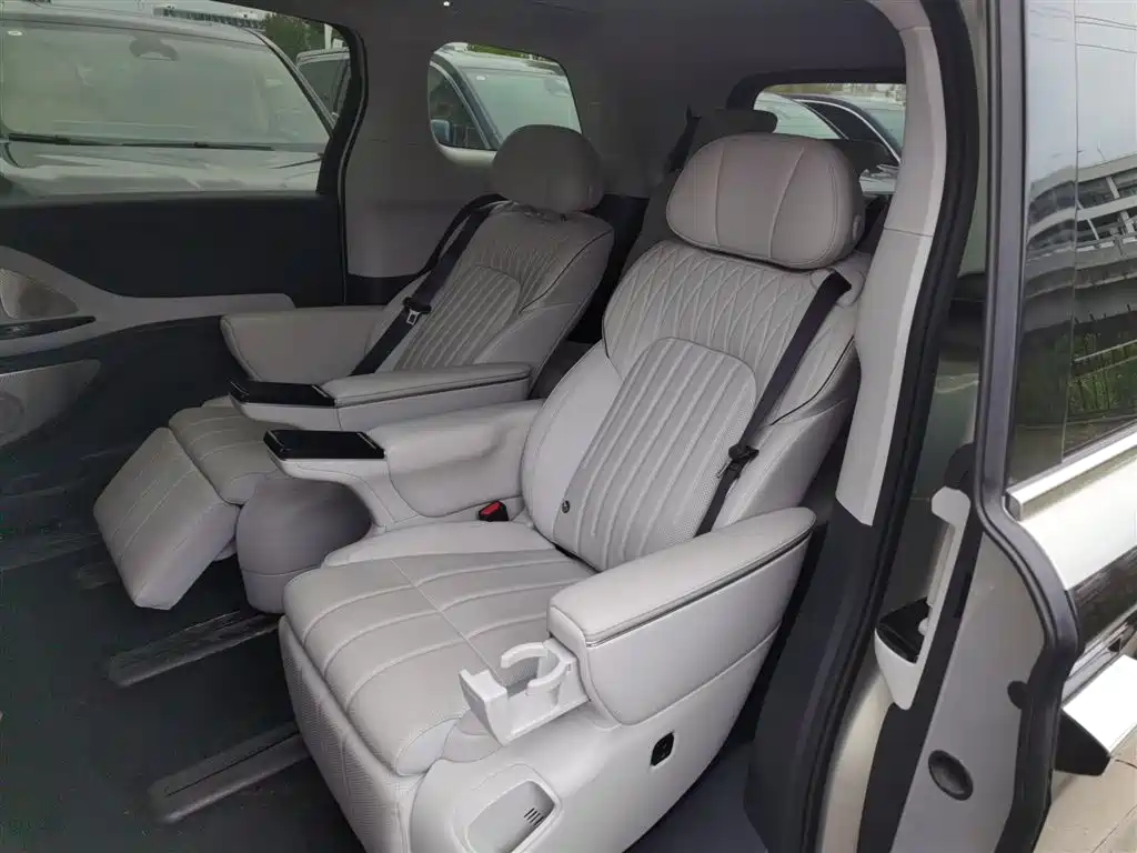 Voyah Auto Voyah Dreamer 2025 PHEV AWD Flagship Qian Kun Edition фото 13