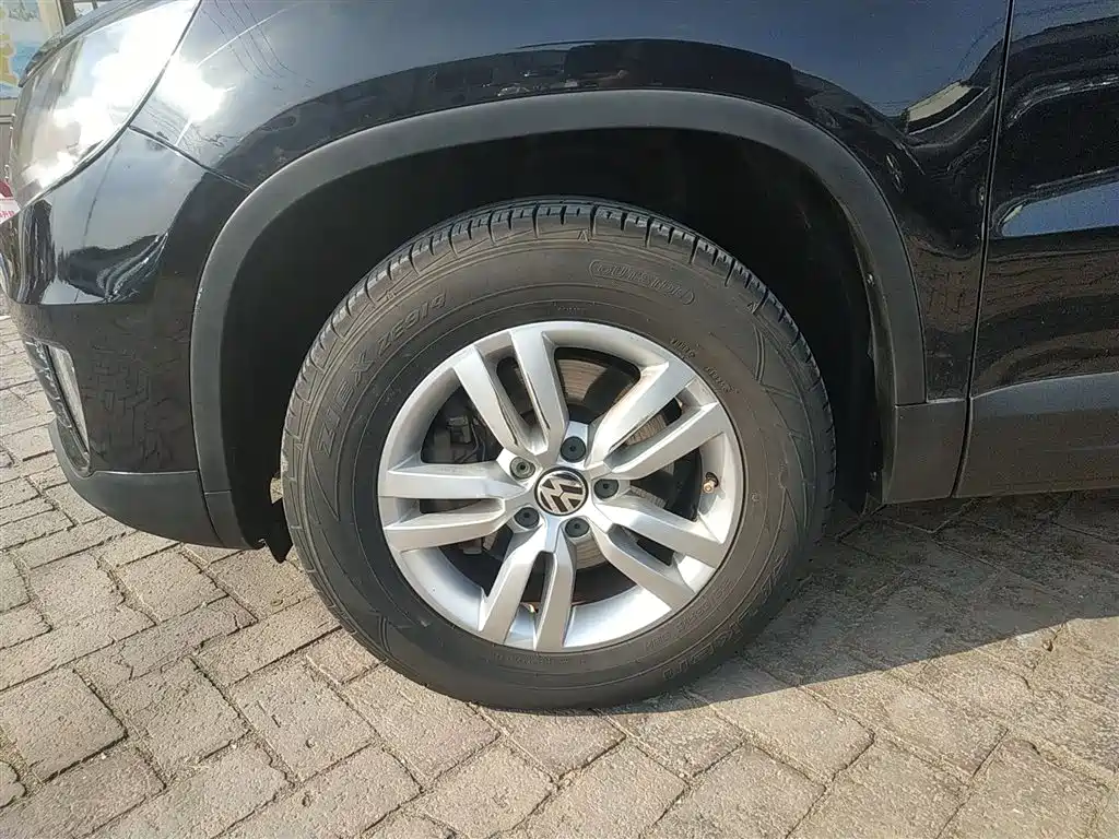 Volkswagen Tiguan 2015 1.8TSI Automatic 2WD Trendline фото 23