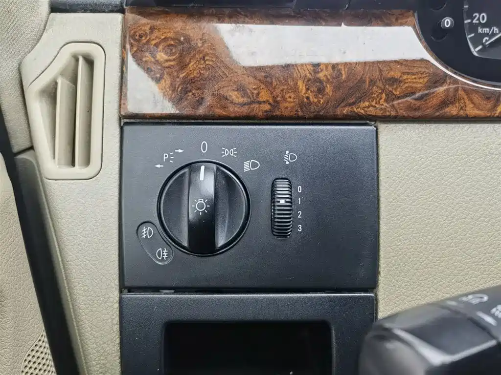 Mercedes-Benz Viano 2011 2.5L Luxury Edition фото 21