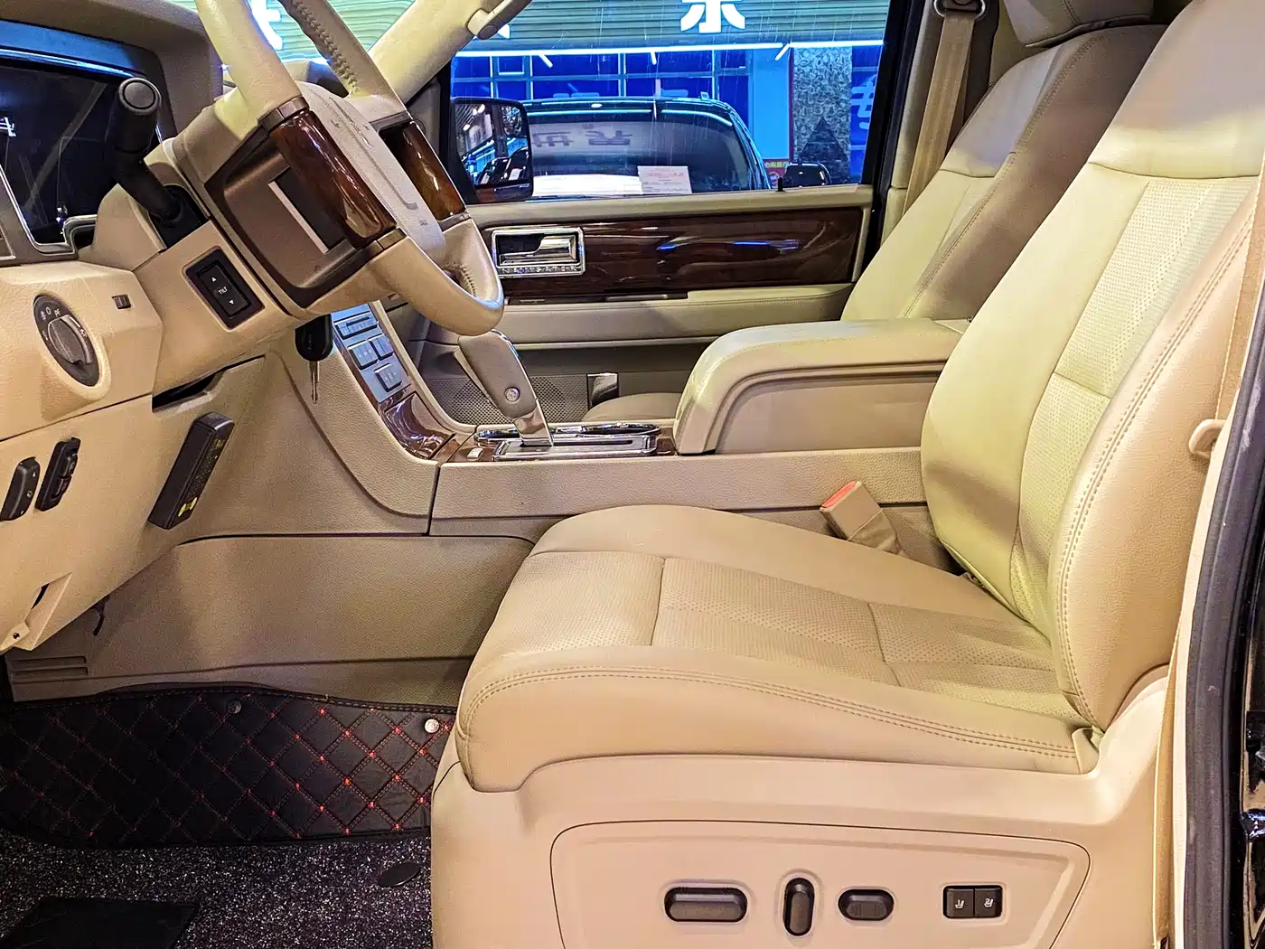 Lincoln Navigator 2010 5.4L AWD фото 8