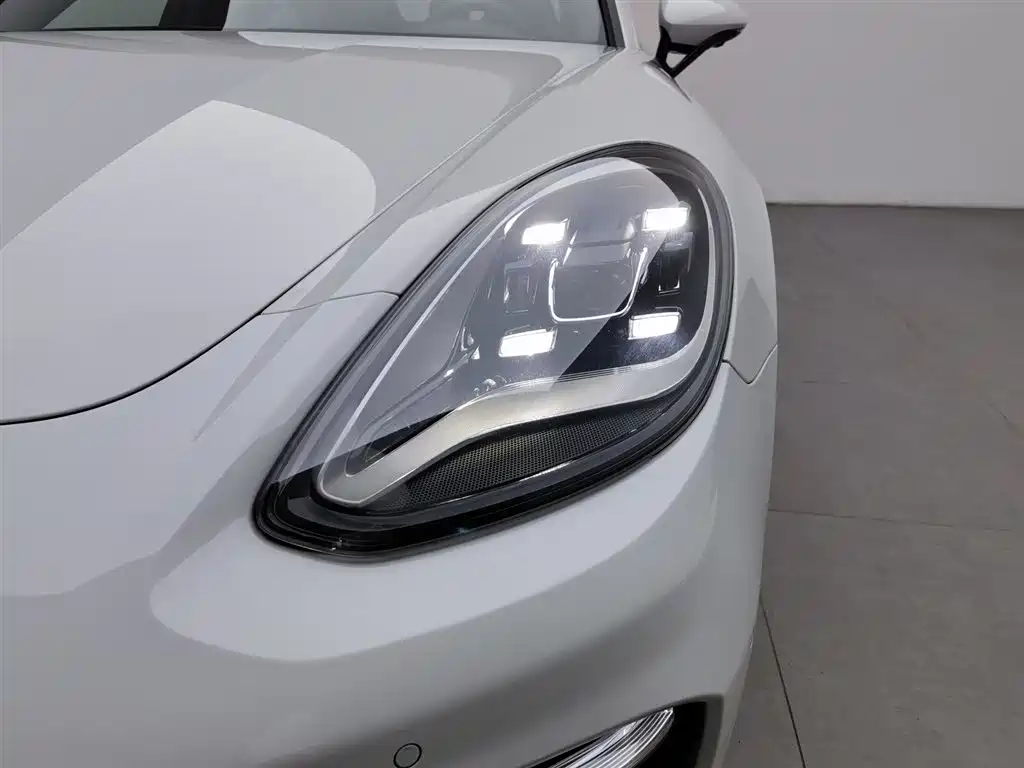 Porsche Panamera New Energy 2023 Facelift Panamera 4 E-Hybrid Platinum Edition 2.9T фото 7