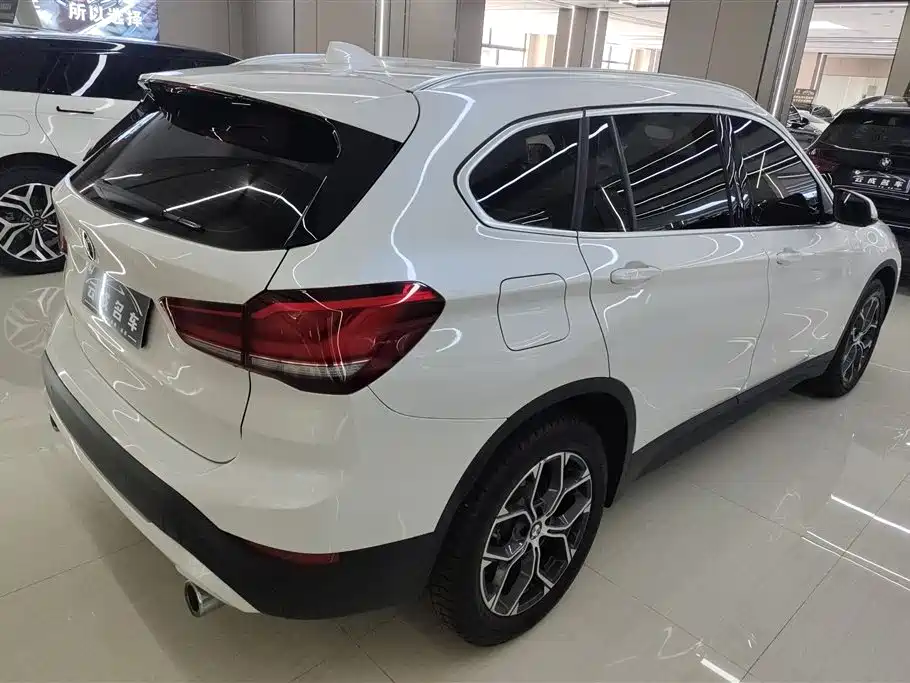BMW X1 2021 sDrive25Li Leading фото 3
