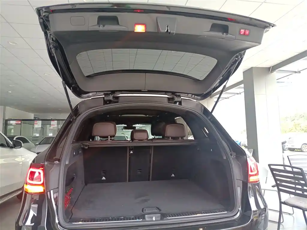 Mercedes-Benz GLC 2022 Facelift GLC 260 L 4MATIC Luxury Model фото 17