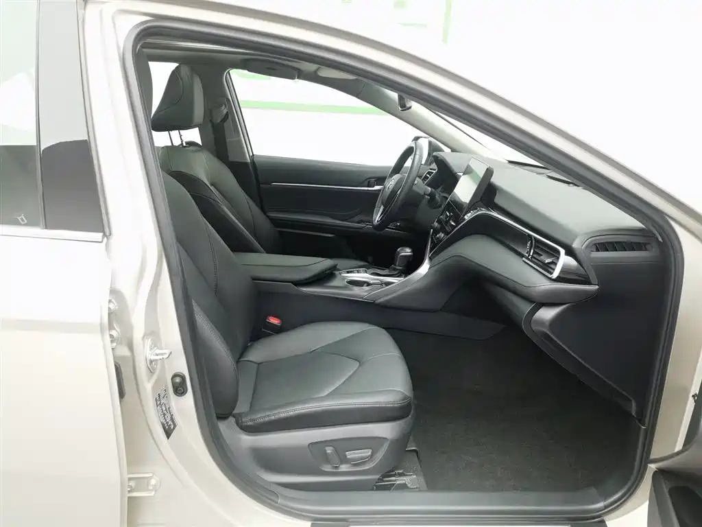 Toyota Camry 2021 2.5G Luxury Edition фото 23
