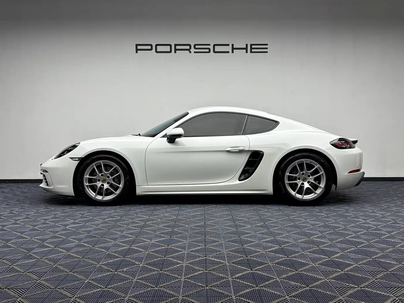 Porsche 718 2022 Cayman 2.0T фото 13