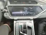 Фото 13 - Geely Atlas