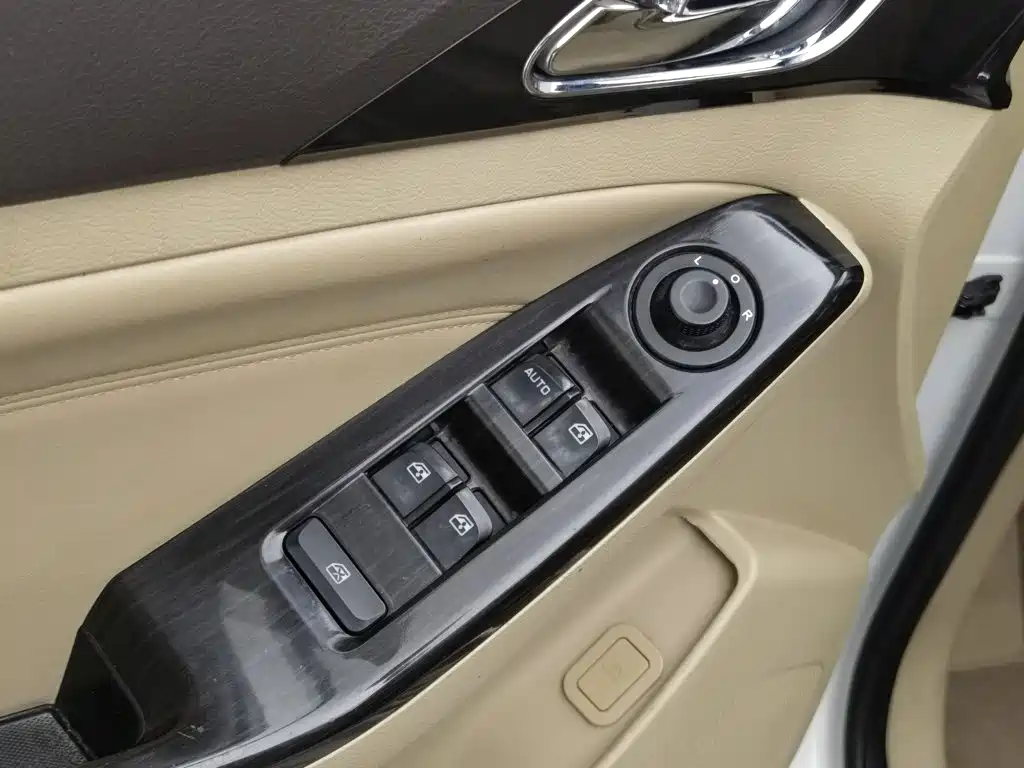 Baojun 730 2014 2014 1.5L Manual Comfort 7-seater