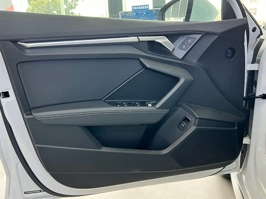 Audi A3 2024 Model A3L Limousine 35 TFSI Fashion Sport фото 12