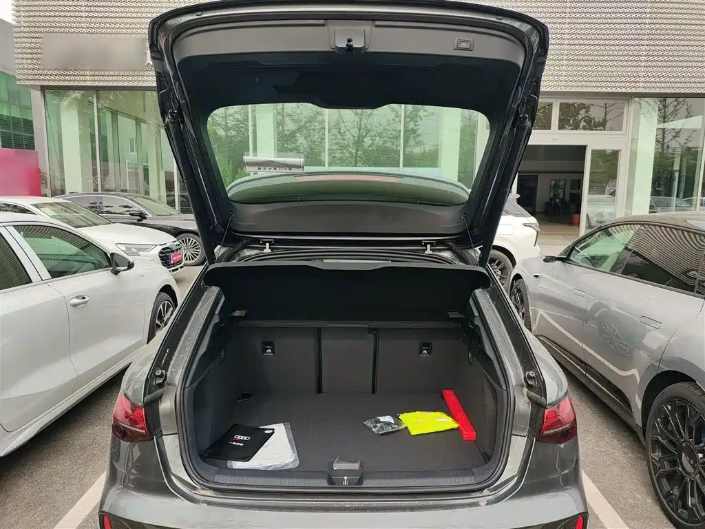 Audi A3 2025 Facelift Sportback 35TFSI Speed Delight фото 15