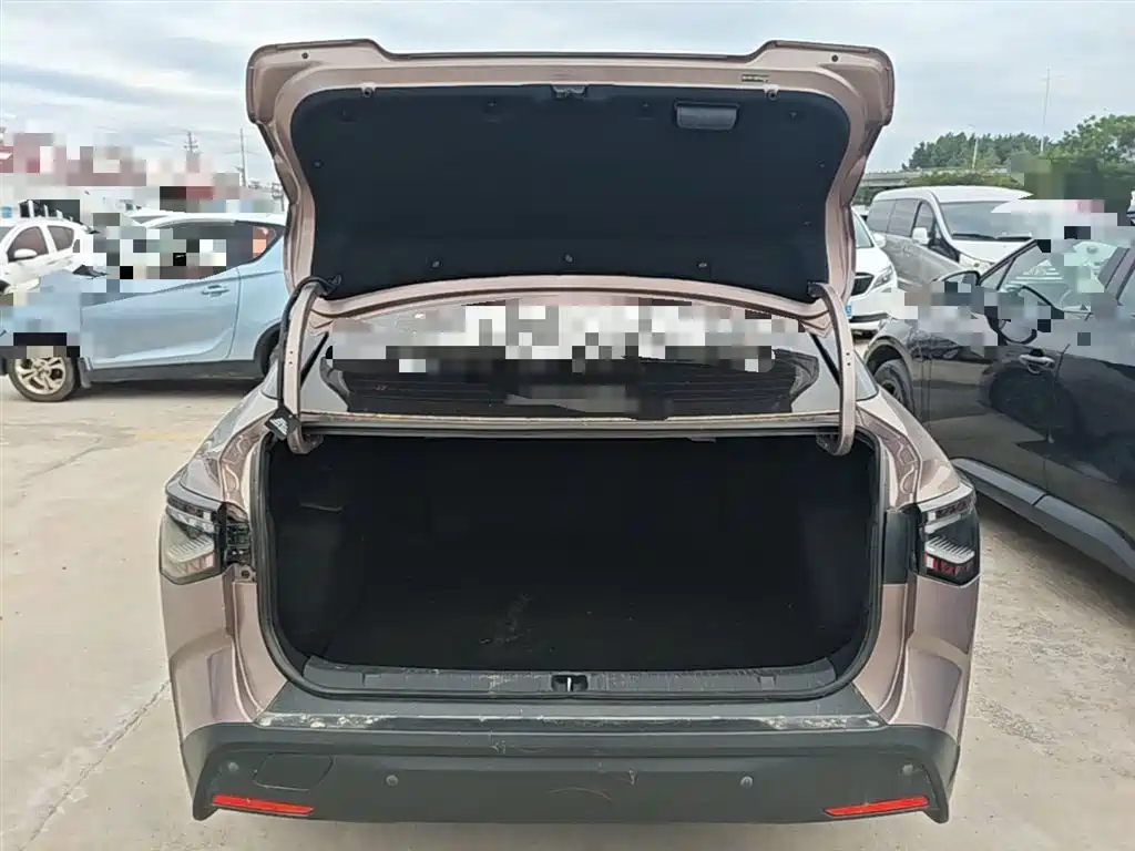 Toyota bZ3 2023 616km Long Range Premium фото 19