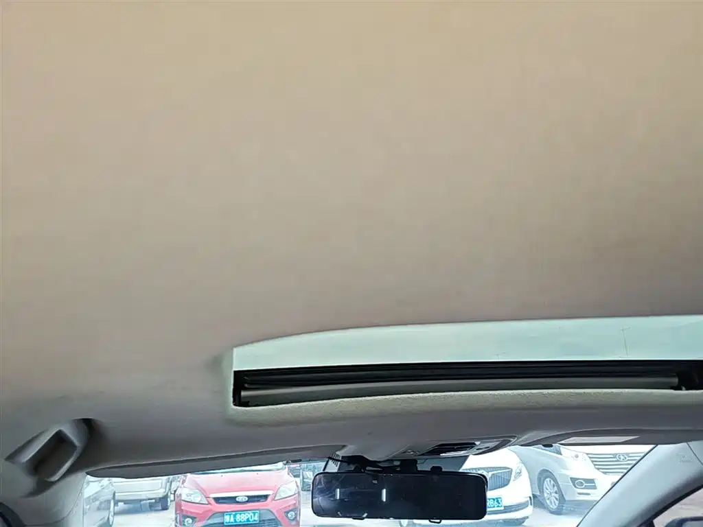 Toyota bZ3 2023 616km Long Range Premium фото 18