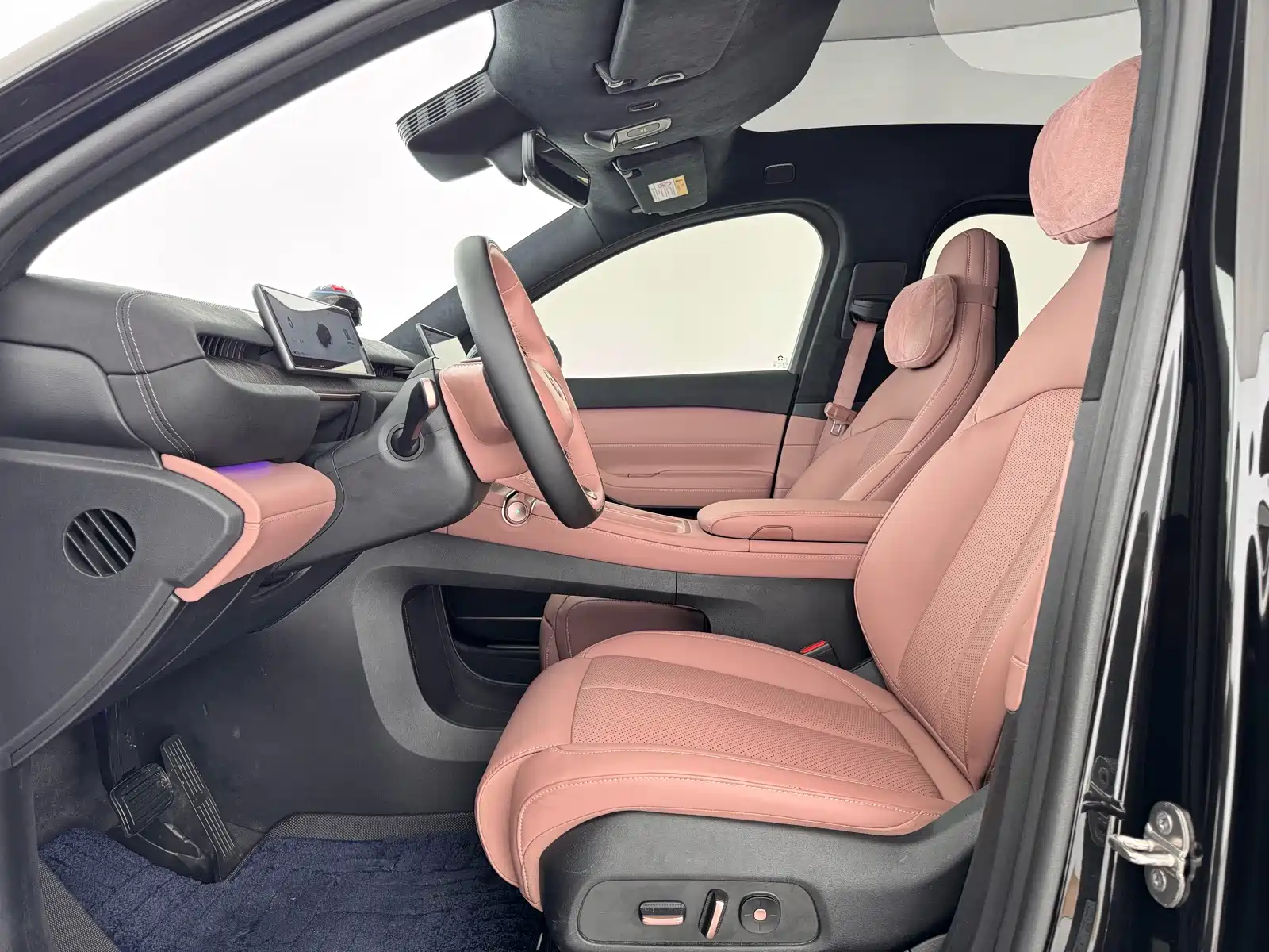 Фото 7 - NIO EC6