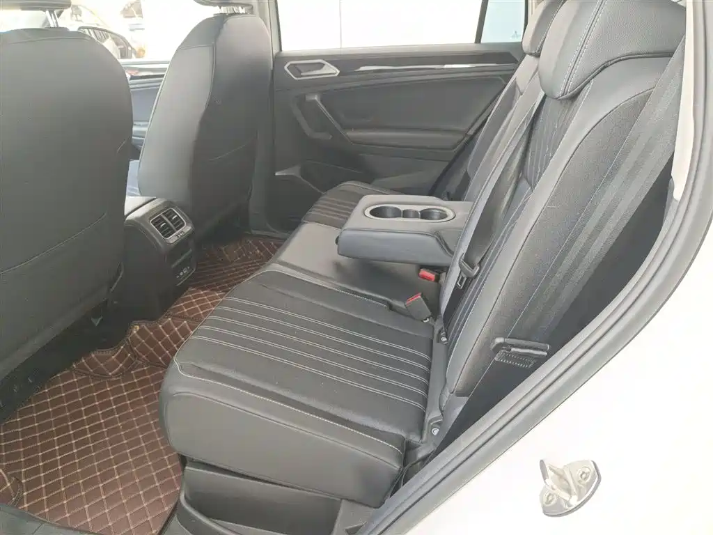 Volkswagen Tiguan L 2022 330TSI Automatic 2WD Comfort Edition фото 13