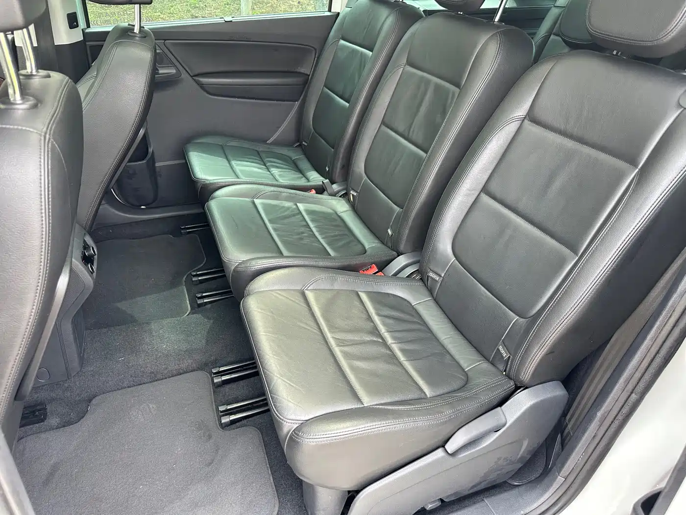 Volkswagen Sharan 2014 2.0TSI Comfort фото 12