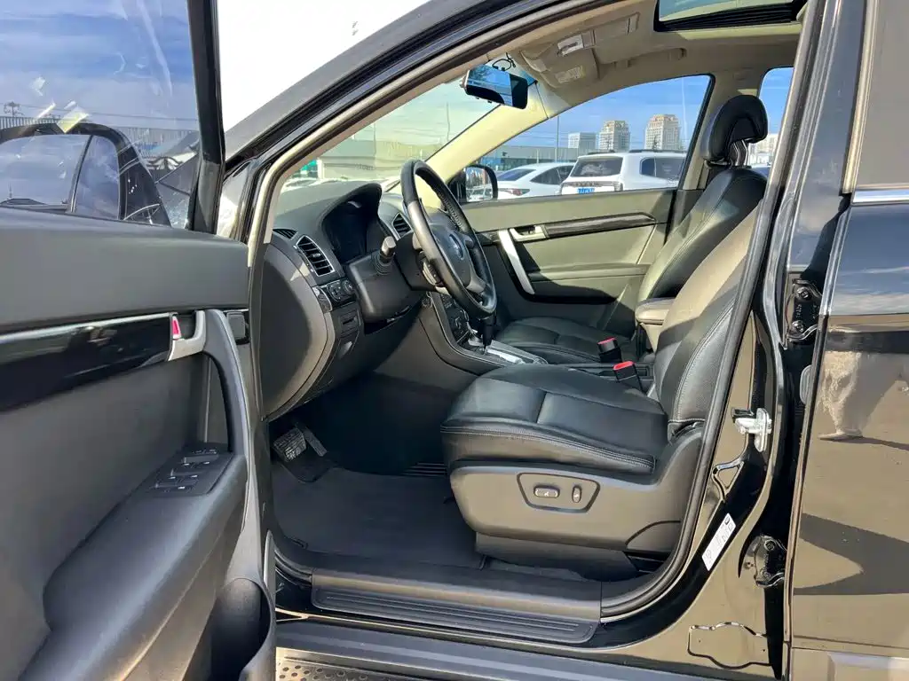Chevrolet Captiva 2012 2012 2.4L 4WD Flagship Edition 7-Seater