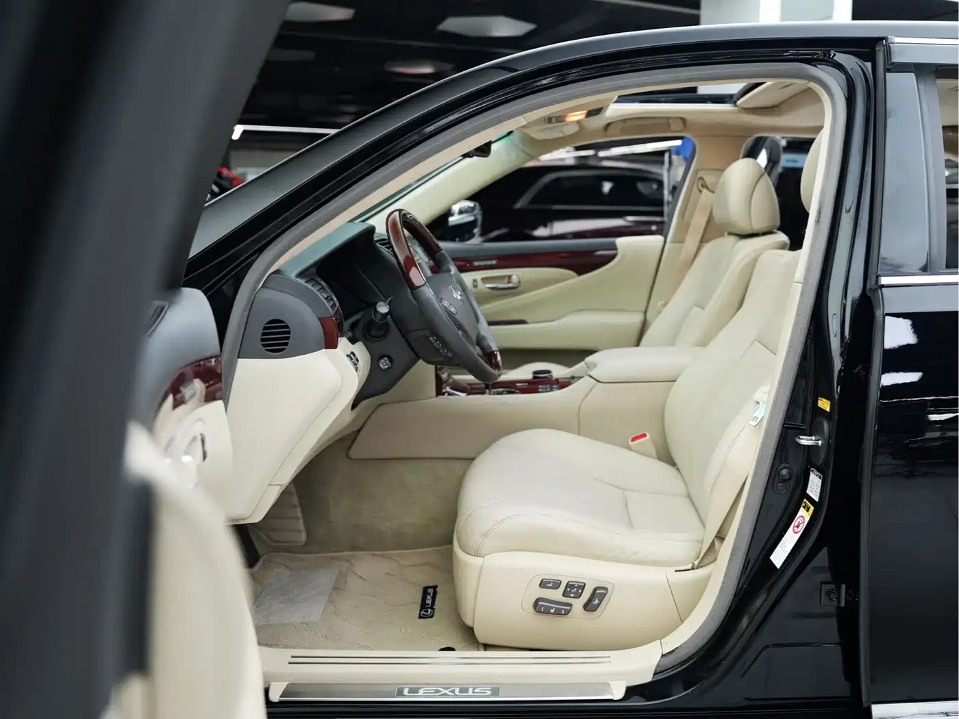 Lexus LS 2010 460L Premium Edition фото 6