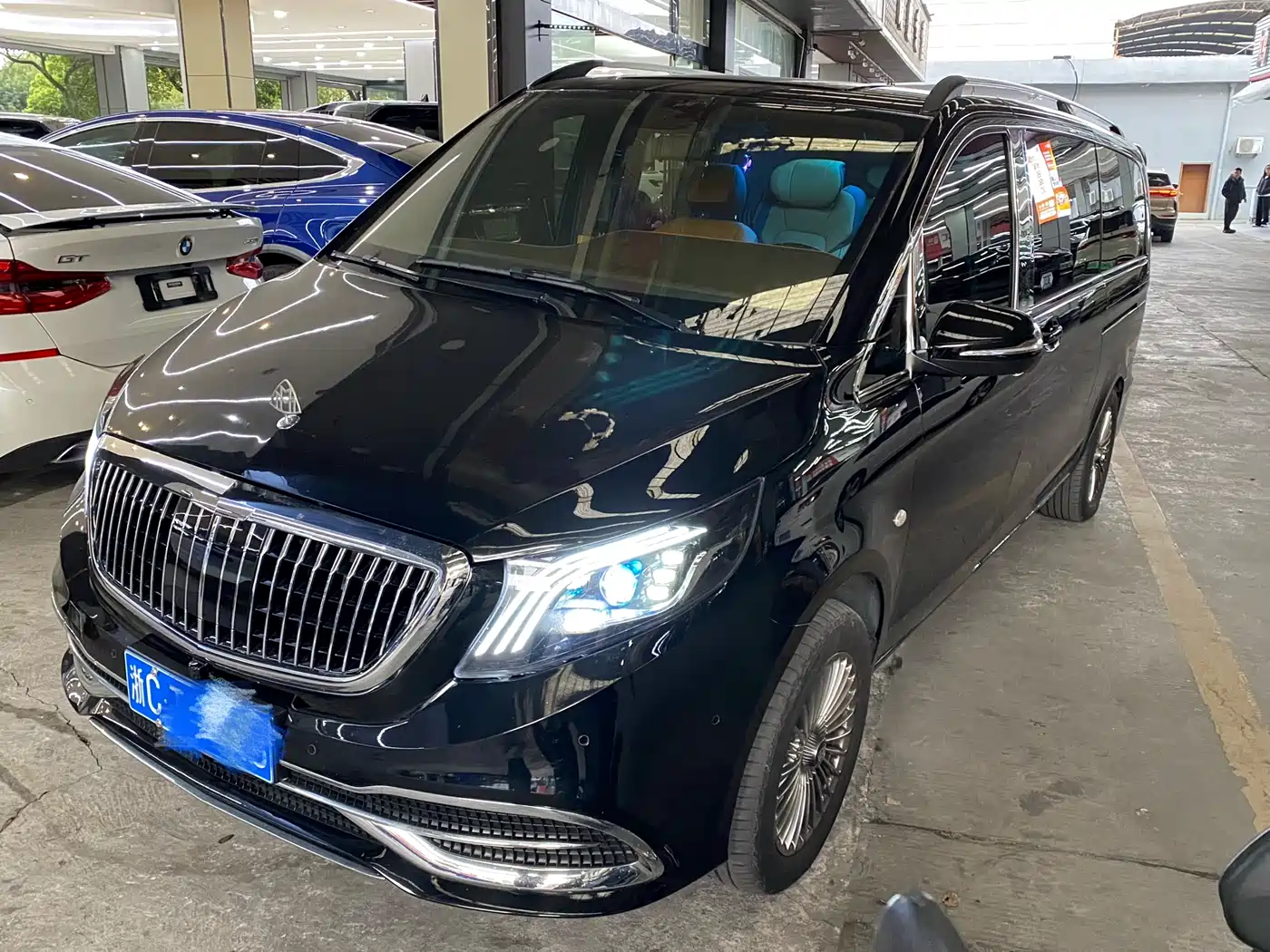 Mercedes-Benz Vito 2023 2.0T Business 7-Seater