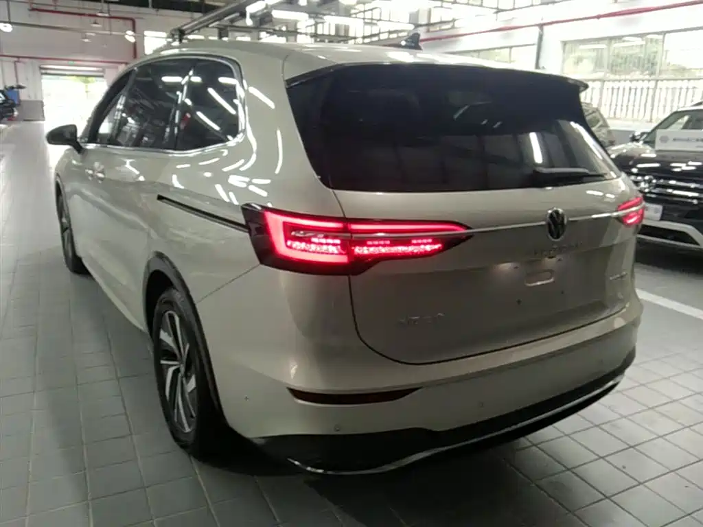 Volkswagen Viloran 2024 330TSI Luxury Edition фото 9