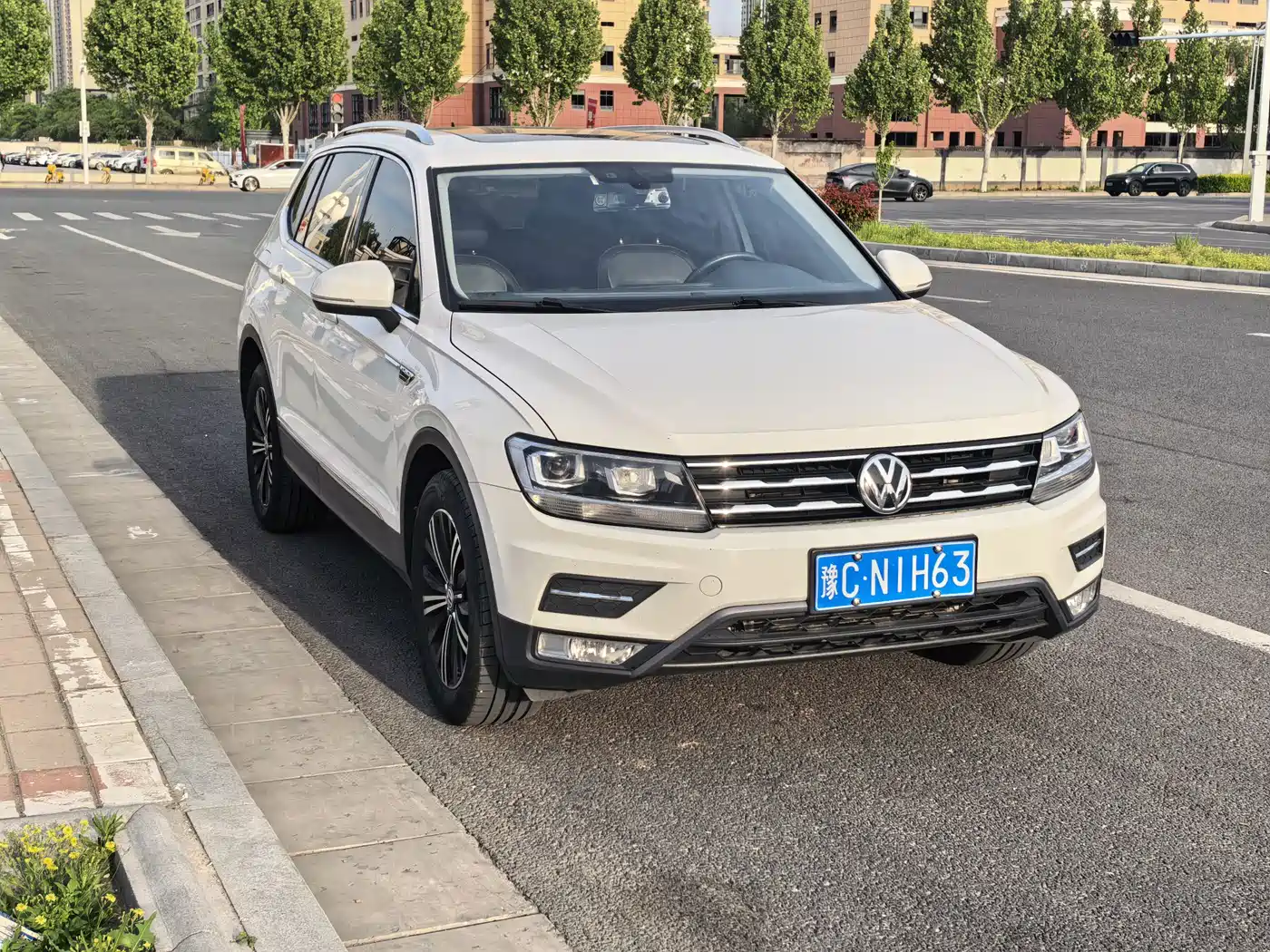 Volkswagen Tiguan L 2019 Facelift 330TSI Auto 2WD Panorama Comfort China VI фото 4