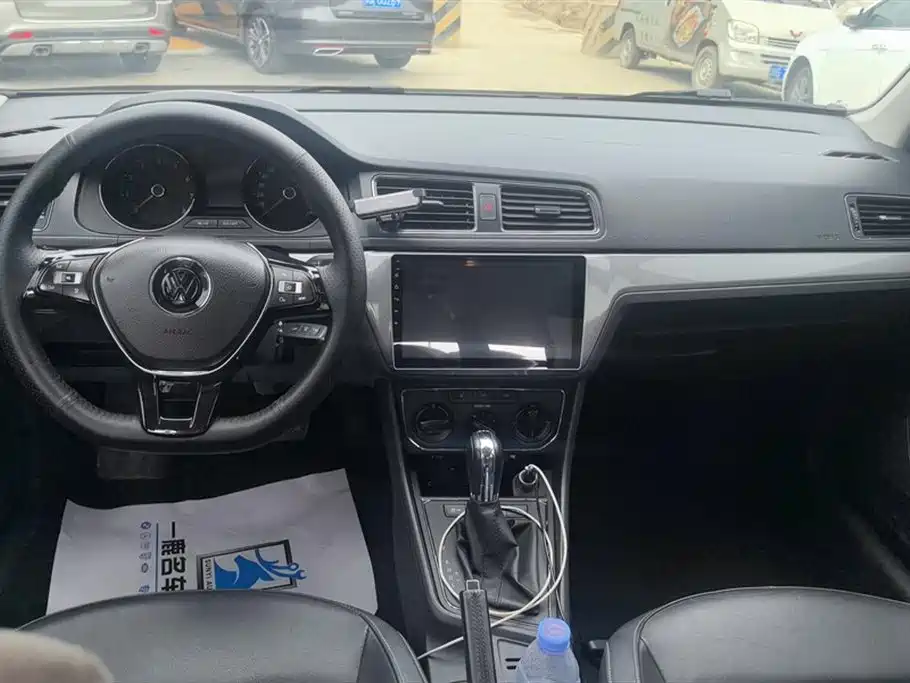 Volkswagen Lavida Tour 2015 230TSI DSG Comfort Edition фото 12