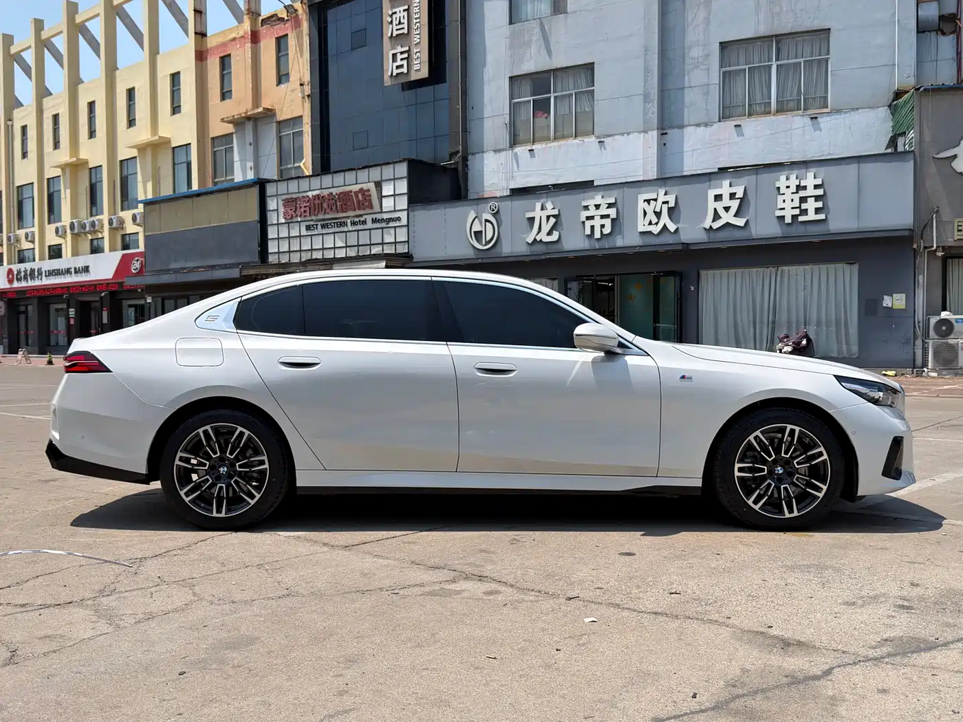 BMW 5-SERIES