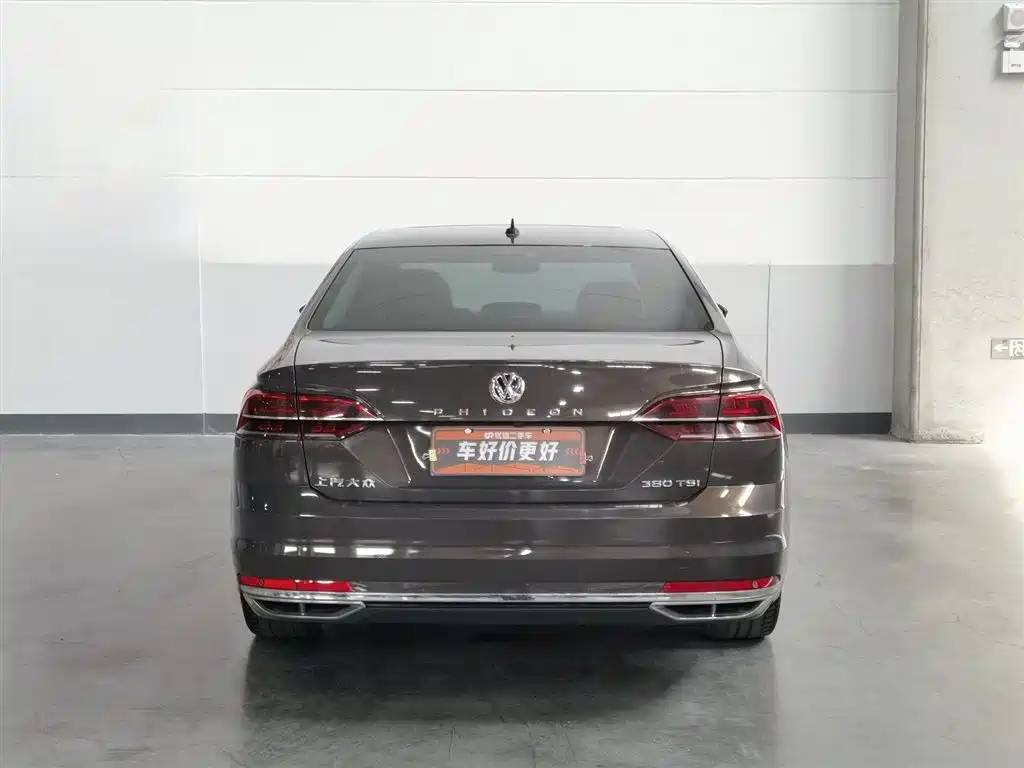 Volkswagen Phideon 2018 Facelift 380TSI FWD Business фото 4