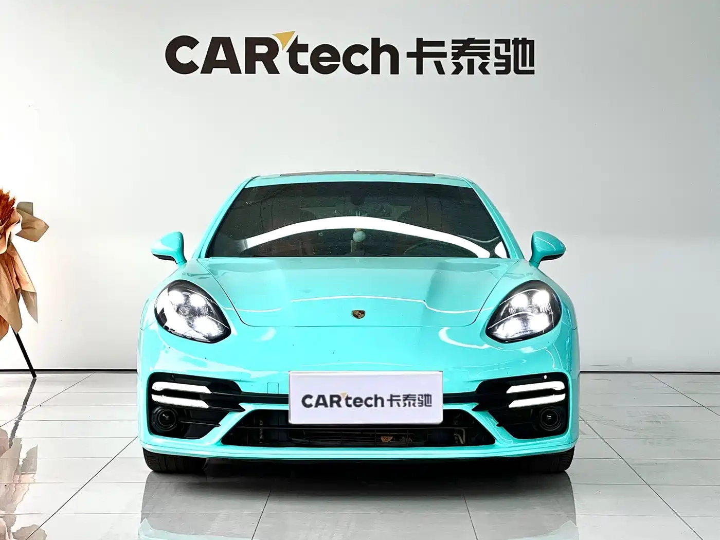 Porsche Panamera 2010 Panamera 4 3.6L фото 3