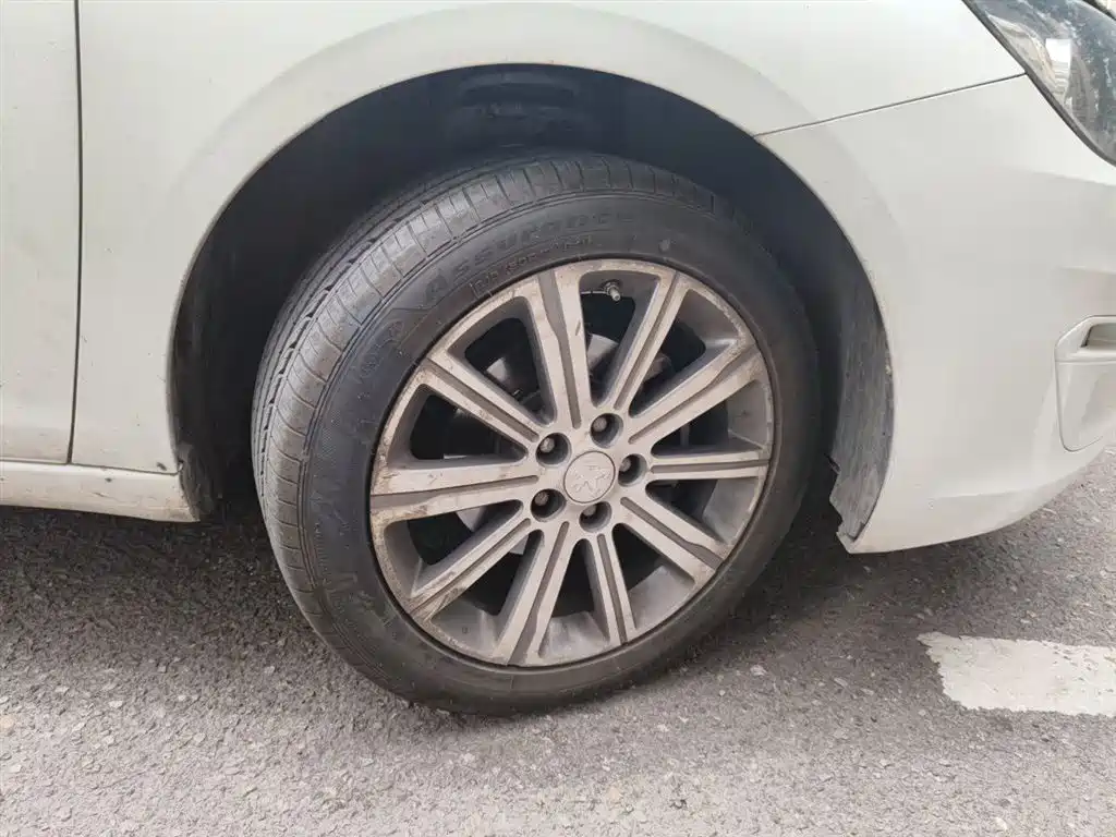 Peugeot 408 2015 Model 1.2T Automatic Luxury Edition фото 26