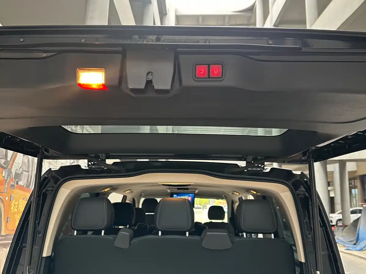 Mercedes-Benz Vito 2018 2.0T Business Edition China VI фото 11