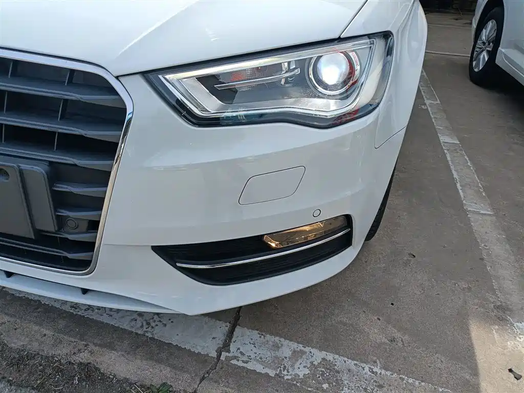 Audi A3 2014 Sportback 35 TFSI Automatic Comfort фото 18