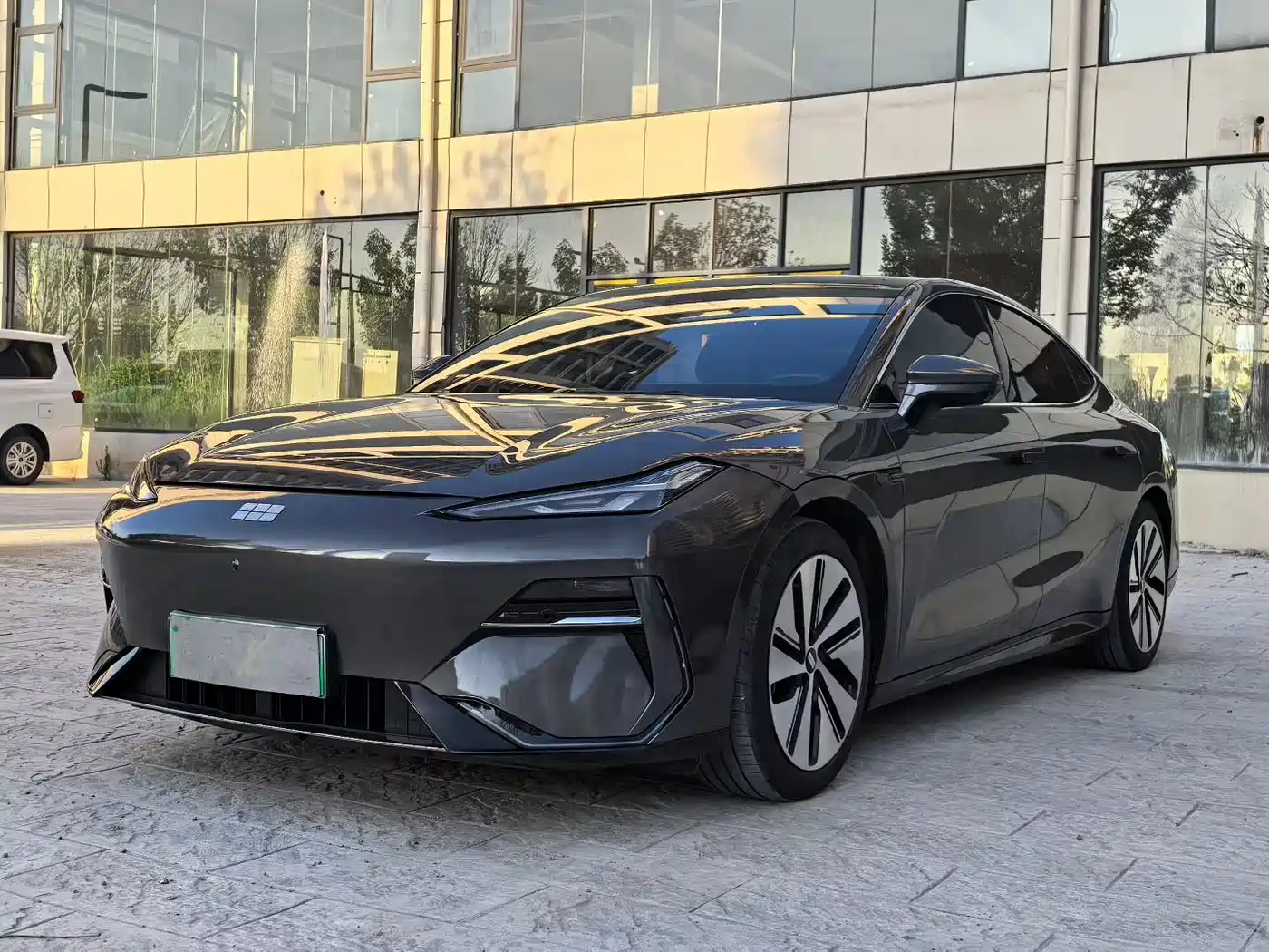 Geely Galaxy Galaxy E8 2024 2024 550km RWD MAX