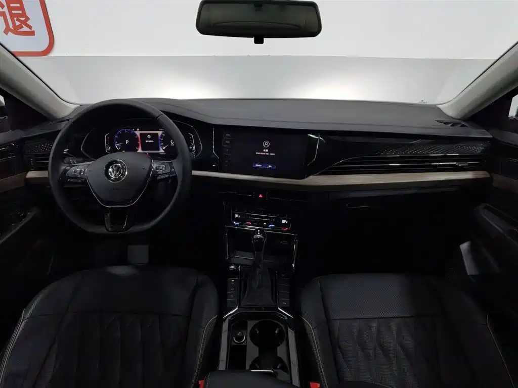 Volkswagen Passat 2020 330TSI Luxury Edition China VI фото 5