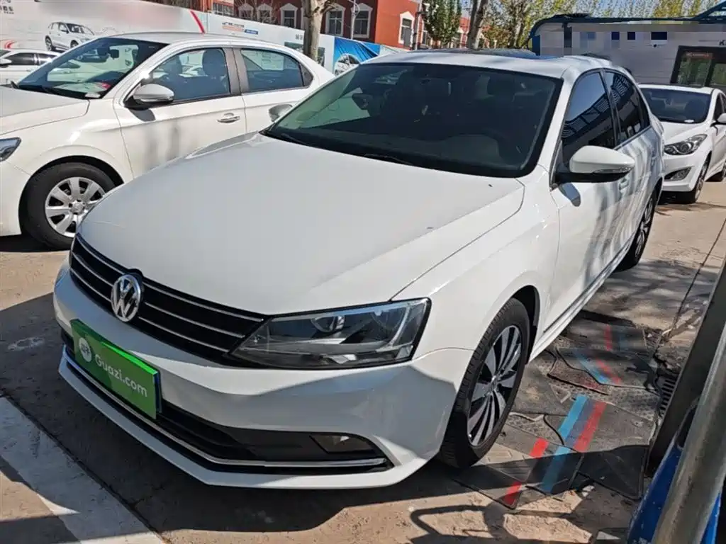 Volkswagen Sagitar 2017 230TSI Automatic Comfort фото 2