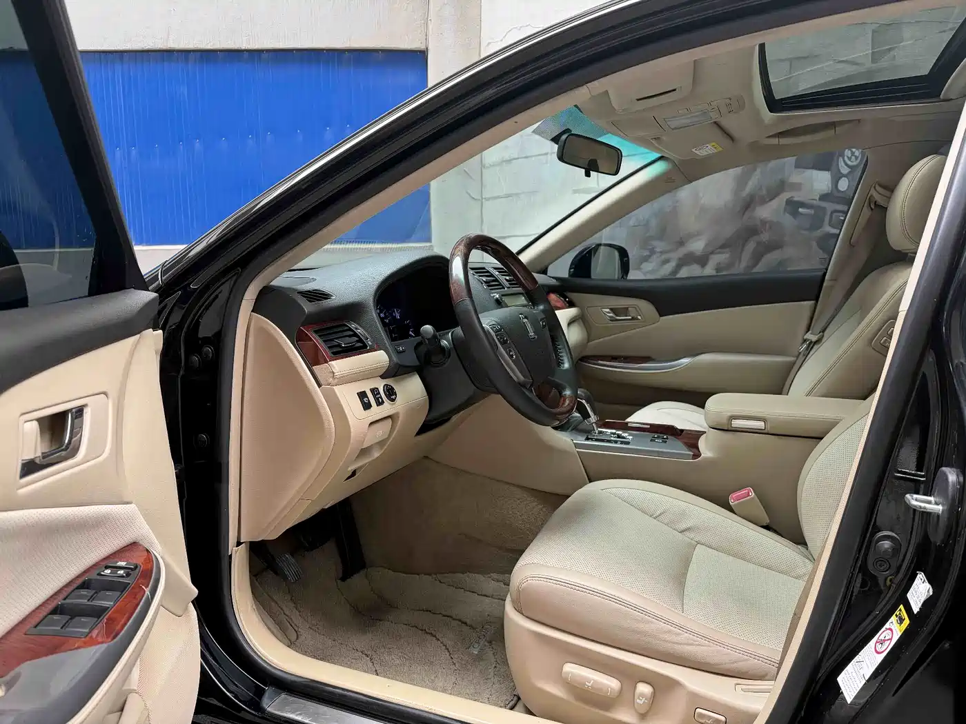 Toyota Crown 2012 2.5L Royal Leather Edition фото 8