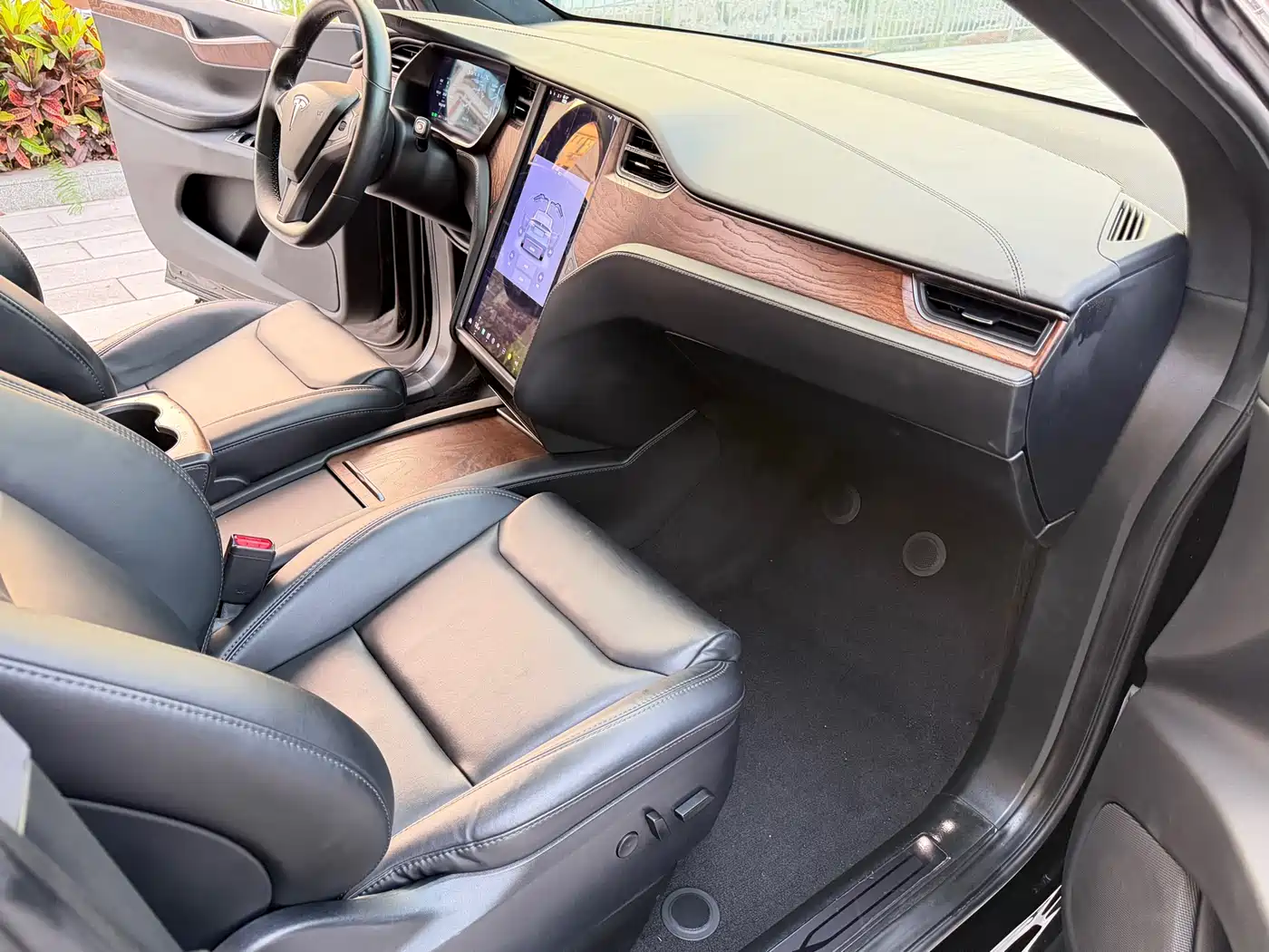 Tesla Model X 2020 Long Range Upgrade фото 6