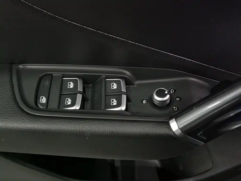 Audi Q2L 2021 Model 35 TFSI Fashion Dynamic фото 9