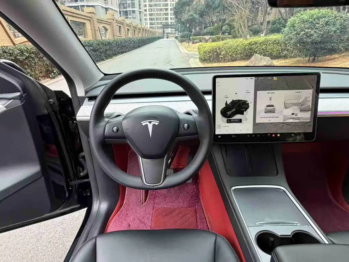 TESLA MODEL Y