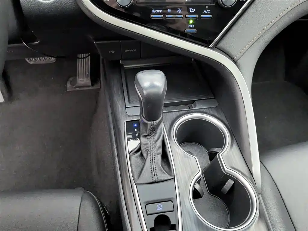 Toyota Camry 2021 2.0G Luxury Edition фото 13