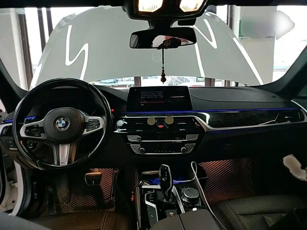BMW 5 Series 2019 525Li M Sport Package фото 10
