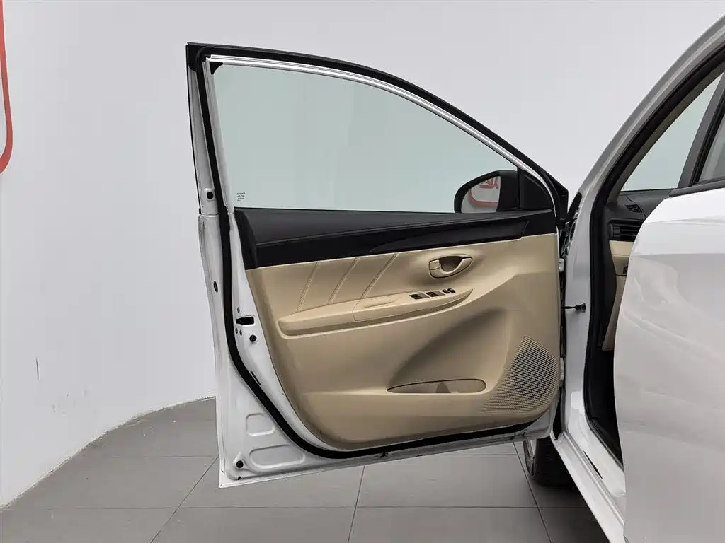 Toyota Vios 2014 1.3L Manual Stylish Edition фото 8