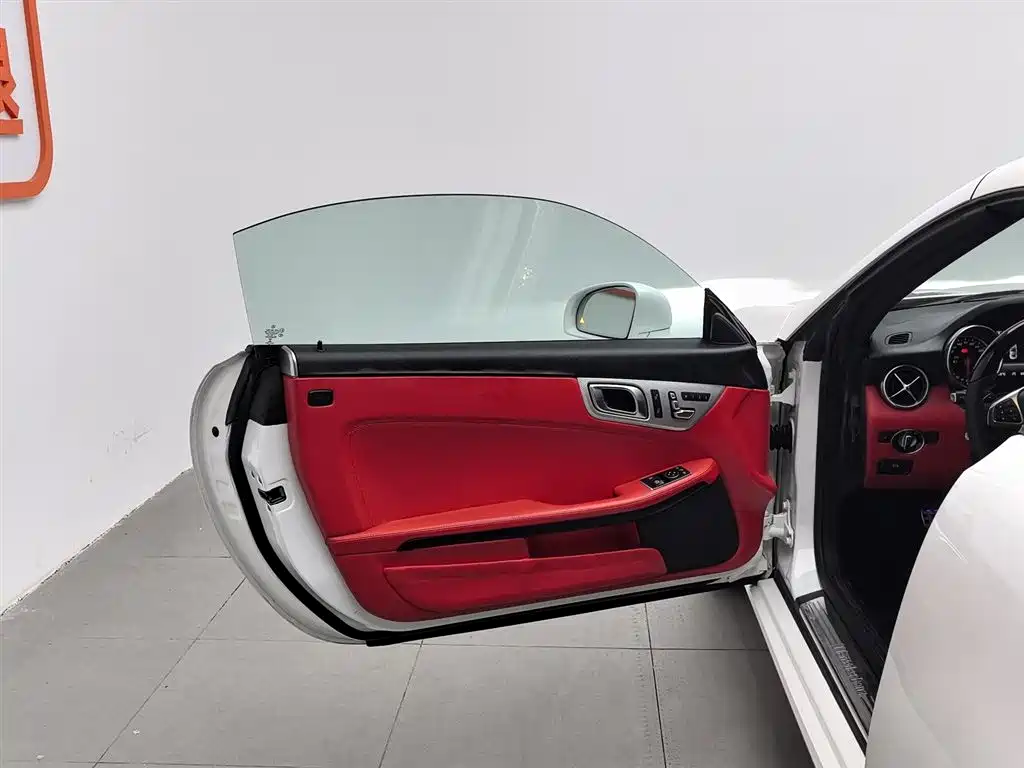 Mercedes-Benz SLC 2016 SLC 200 Style фото 8